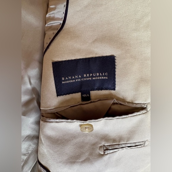 Rare Banana Republic Single Suit - Picture 6 of 9